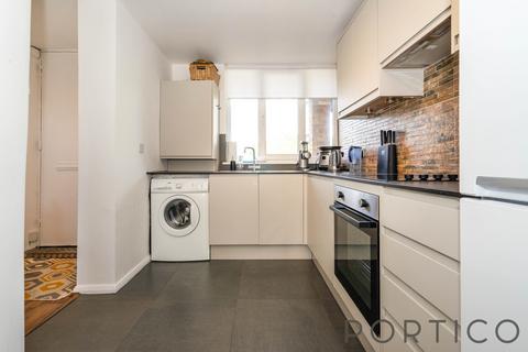 2 bedroom apartment to rent, Sunbury Lane, Battersea
