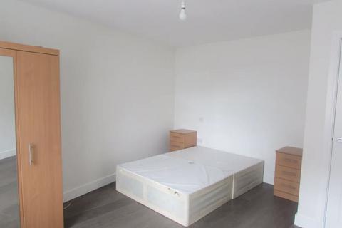 2 bedroom flat to rent, Spacious 2 bedroom flat to let in Harrow Wealdlstone