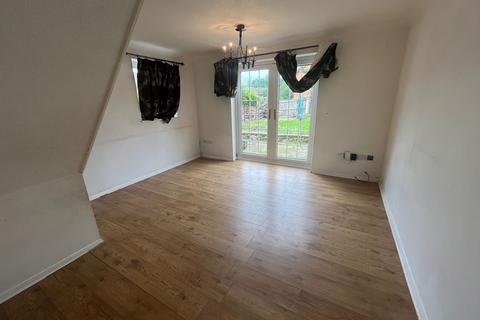 2 bedroom semi-detached house to rent, Nayland Close - Wigmore - 2 bed house