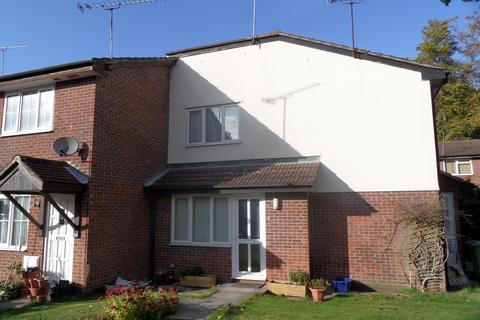 1 bedroom terraced house to rent, Kingfisher Close