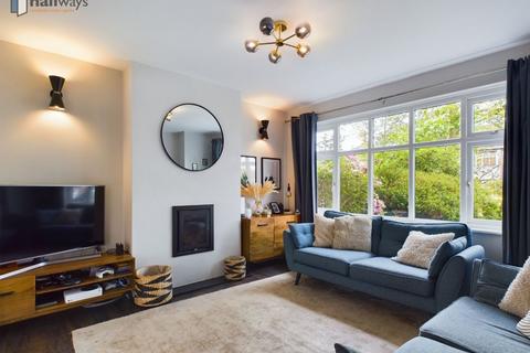 59 Whitethorn Avenue, Coulsdon, CR5 2PQ