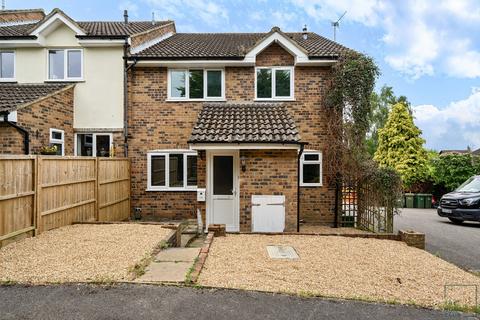 2 bedroom end of terrace house to rent, Collier Way, Guildford GU4