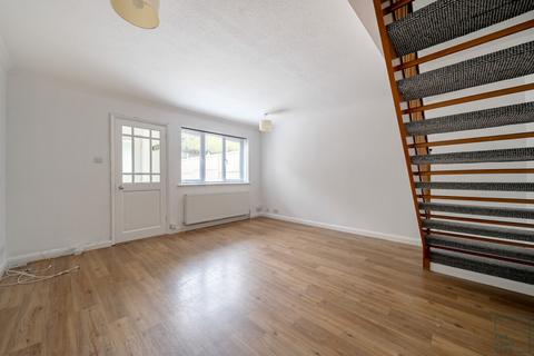 2 bedroom end of terrace house to rent, Collier Way, Guildford GU4