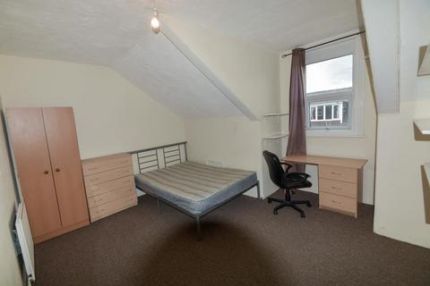 5 bedroom house to rent, Hessle View, Leeds LS6