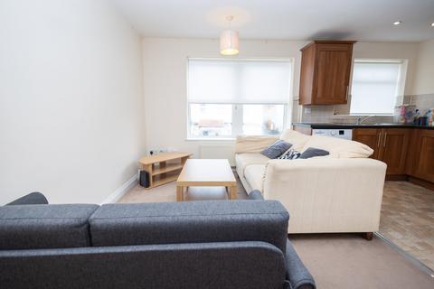 2 bedroom flat to rent, Capstone Place, Bournemouth,