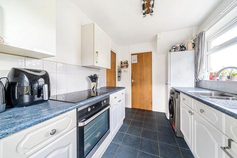 24 Bardfield Way, Rayleigh, SS6 9HE