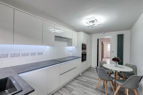 95 Northleach Close, Church Hill, Redditch, B98 8RB