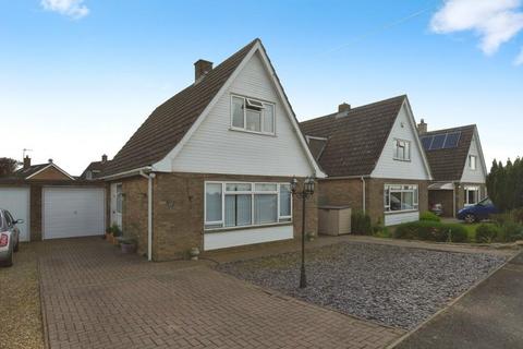 3 bedroom chalet for sale, High Road, Newton, Wisbech, Cambs, PE13 5ES