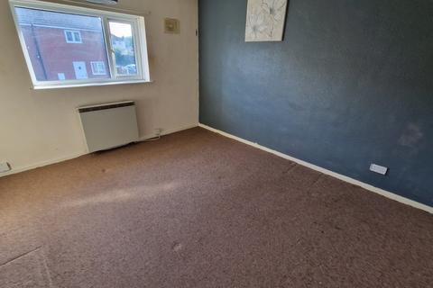3 bedroom terraced house to rent, Embry Avenue, Stafford, ST16