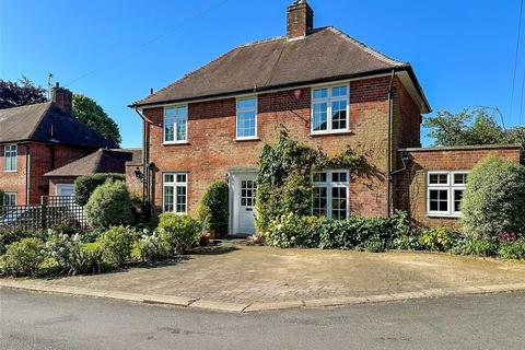 4 bedroom detached house for sale, The Valley Green, Welwyn Garden City, Hertfordshire