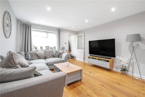 33 Beeton Close, Pinner, HA5 4NZ