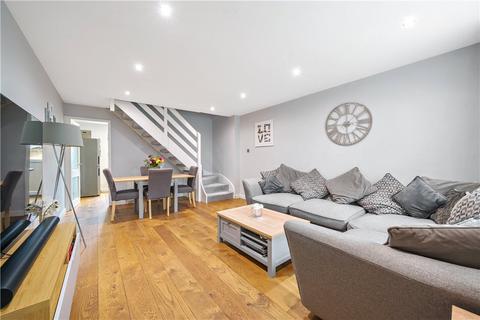 33 Beeton Close, Pinner, HA5 4NZ
