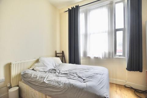 5 bedroom terraced house to rent, Gurney Road, Stratford, E15