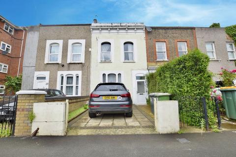 5 bedroom terraced house to rent, Gurney Road, Stratford, E15