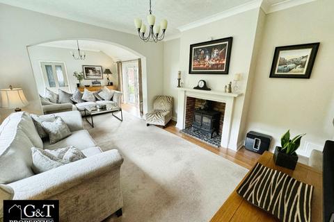 4 bedroom detached house for sale, Corngreaves Road, Cradley Heath