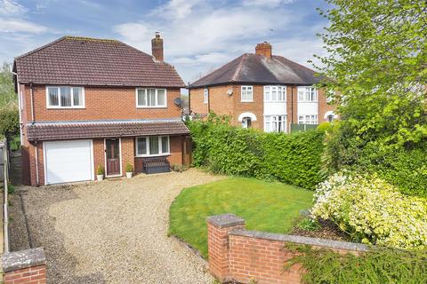 4 bedroom detached house for sale, 4a Oak Drive, Oswestry