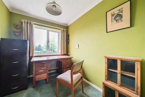 4 bedroom detached house for sale, Chestnut Close, Liphook