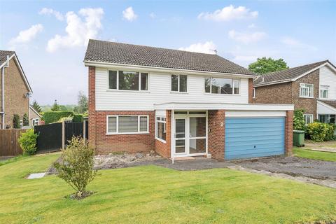 2 Chestnut Close, Liphook, GU30 7JA