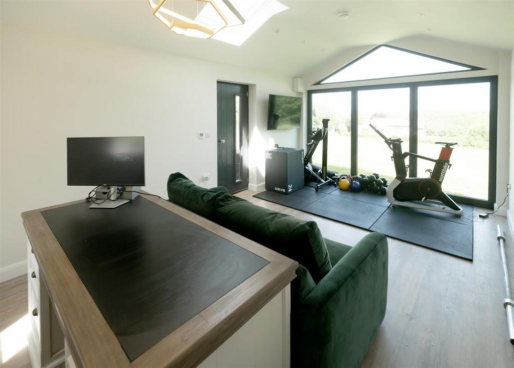 Gym/home office