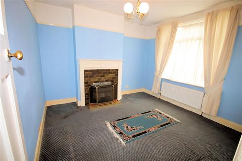 3 bedroom end of terrace house for sale, Overstone Road, Luton