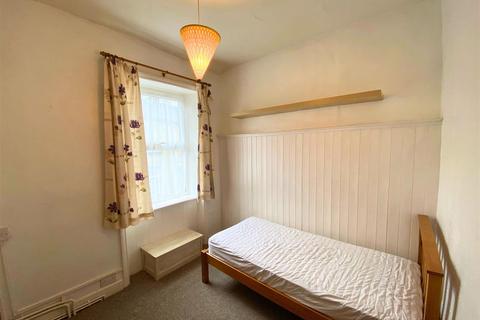 2 bedroom terraced house to rent, Thorn Street, Haworth, Keighley, BD22 8AA