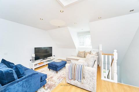 2 bedroom apartment for sale, Foxburrows, Sunnymede, Chigwell, IG7