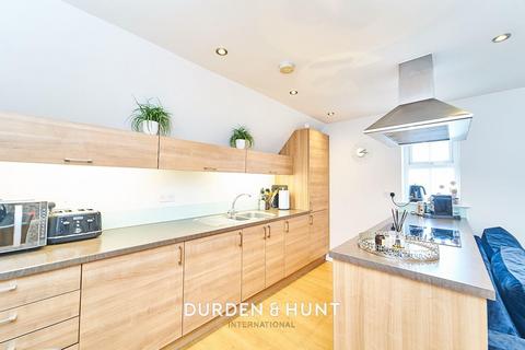 2 bedroom apartment for sale, Foxburrows, Sunnymede, Chigwell, IG7