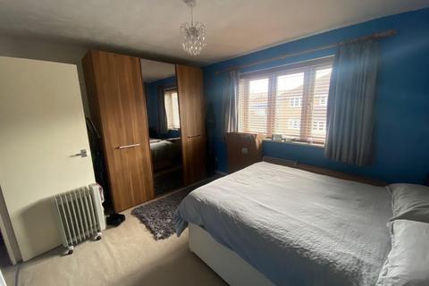 1 bedroom flat to rent, Fort Pitt Street, Chatham ME4