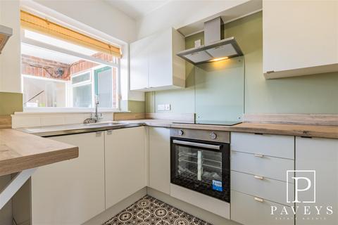 2 bedroom flat for sale, Connaught Avenue, Frinton-On-Sea