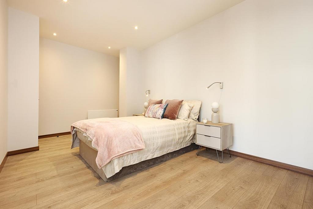 Bridge House, Leatherhead