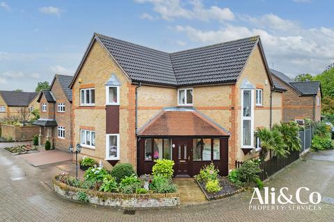 4 bedroom detached house for sale, Moss Bank, Grays
