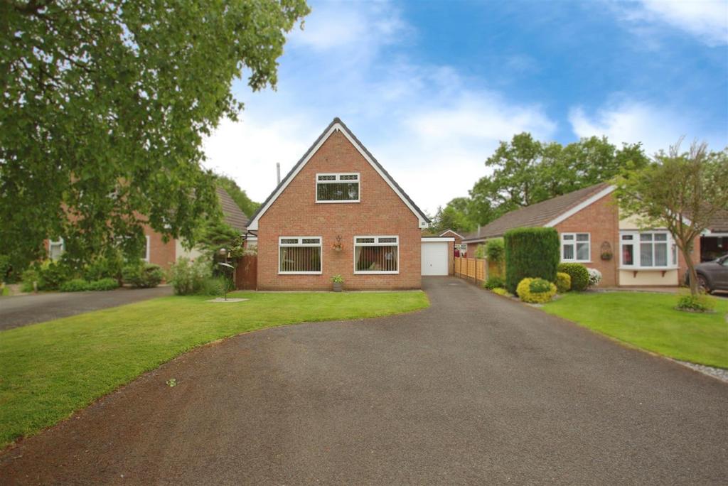 Abbots Way, Hartford, Northwich 3 bed detached house for sale £389,950