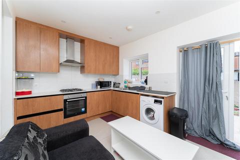 3 bedroom end of terrace house for sale, Lonsdale Road, Southall UB2
