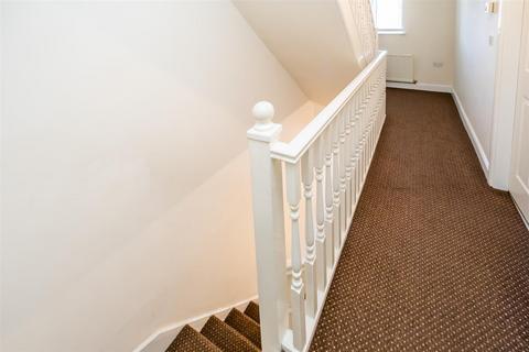 3 bedroom townhouse for sale, Blackberry Way, Halifax HX3