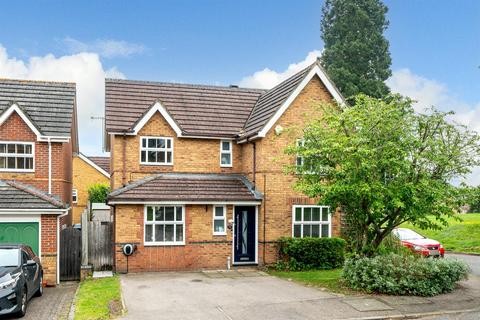 4 bedroom detached house for sale, Trouvere Park, Hemel Hempstead