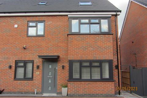 4 bedroom semi-detached house to rent, Rosewood Mews, Leicester
