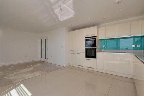 2 bedroom flat for sale, Vista Mare, 44 West Parade, Worthing