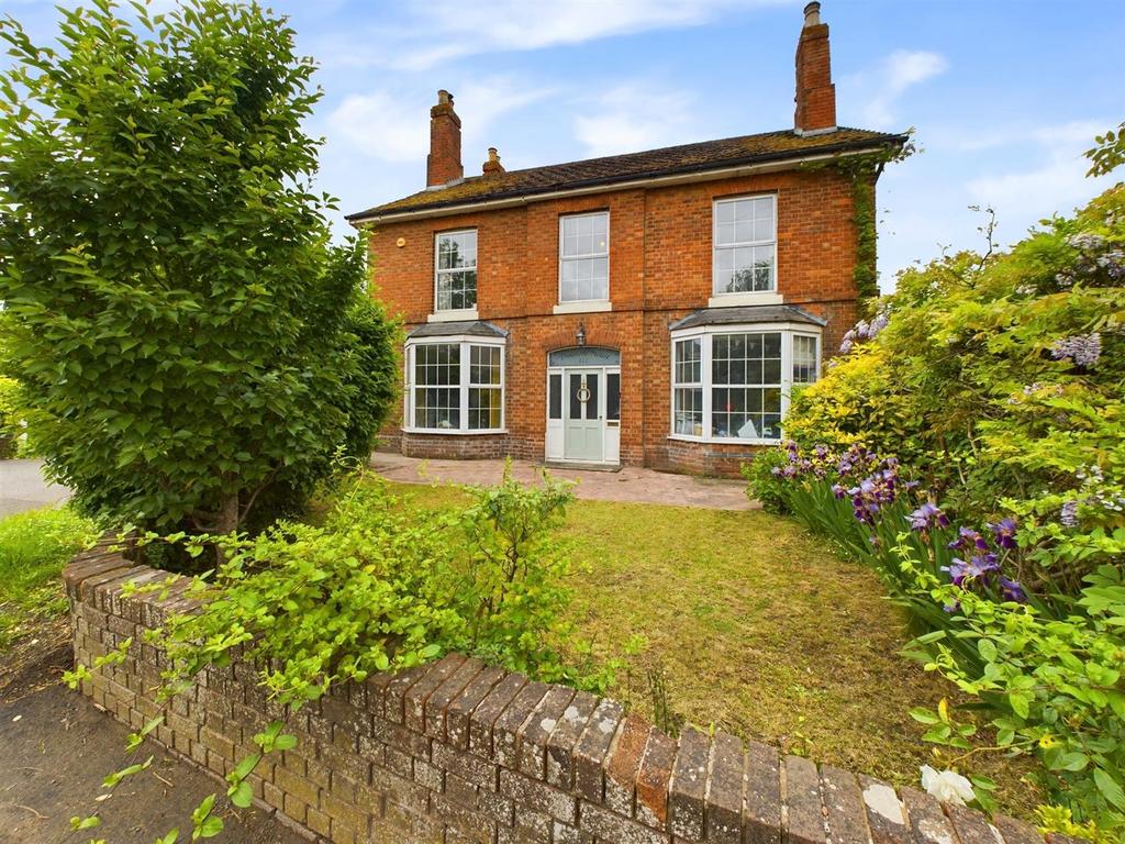 Tewkesbury Road, Longford, Gloucester 4 bed detached house for sale £