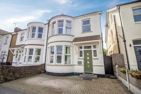 3 bedroom semi-detached house for sale, South Avenue, Southend-on-Sea SS2
