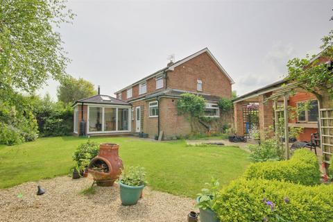 4 bedroom semi-detached house for sale, Chapel Close, Skidby