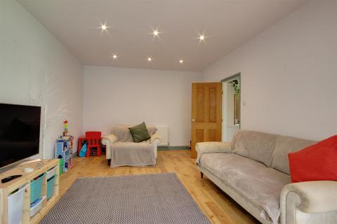 10 Chapel Close, Skidby, Cottingham, HU16 5TJ