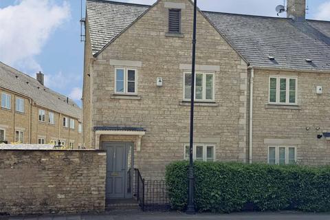 3 bedroom townhouse to rent, Wharf Road, Stamford