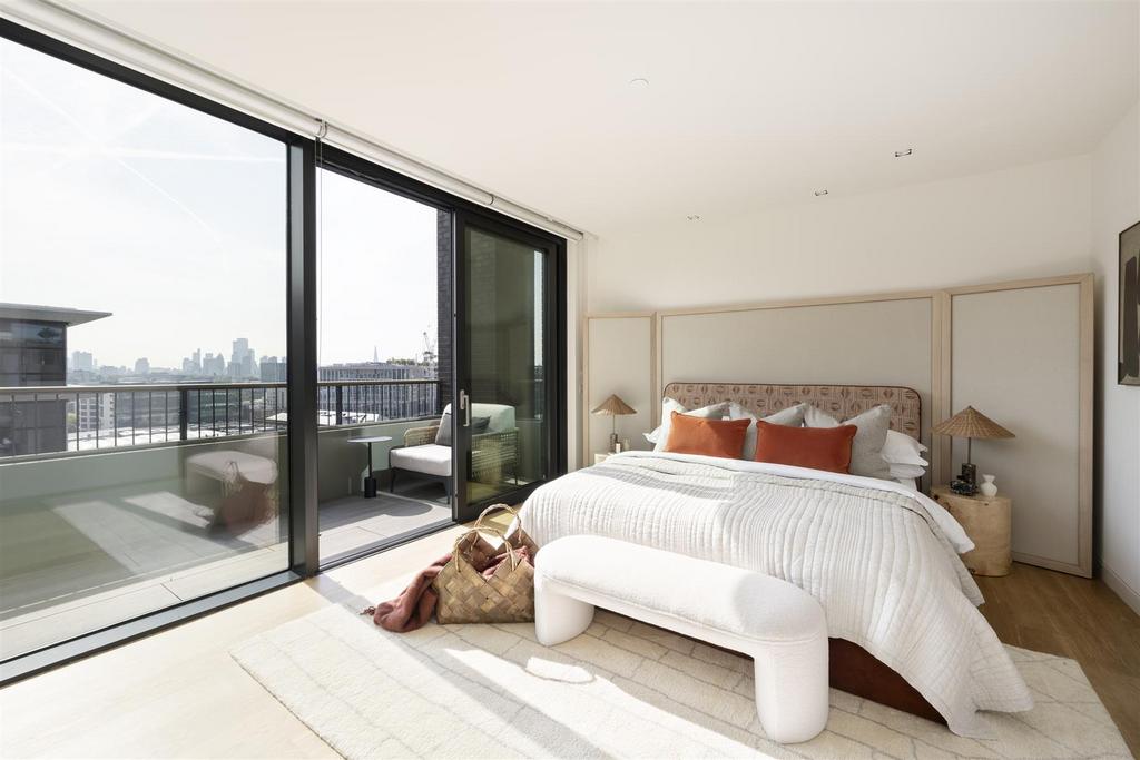 Principal bedroom