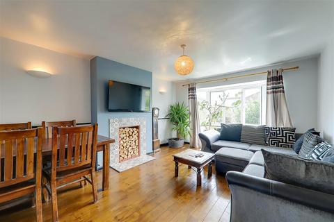2 bedroom flat for sale, Upper Brighton Road, Broadwater, Worthing