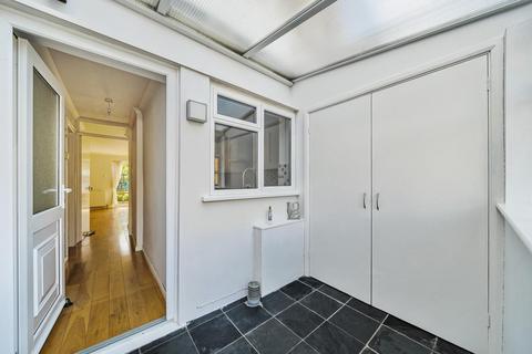 51 Earle Gardens, Kingston Upon Thames, KT2 5TB