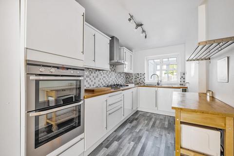 51 Earle Gardens, Kingston Upon Thames, KT2 5TB