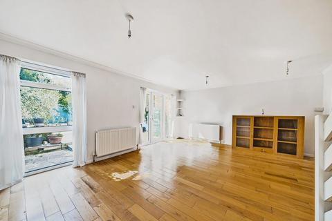 51 Earle Gardens, Kingston Upon Thames, KT2 5TB