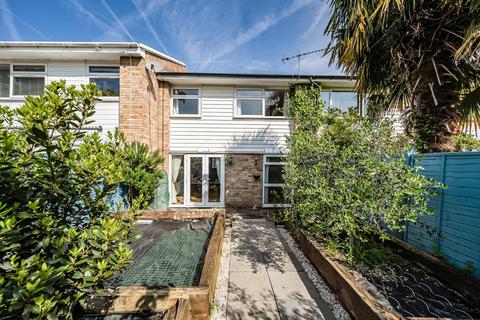 51 Earle Gardens, Kingston Upon Thames, KT2 5TB