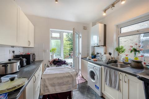 2 bedroom flat for sale, Tanfield Avenue, London NW2