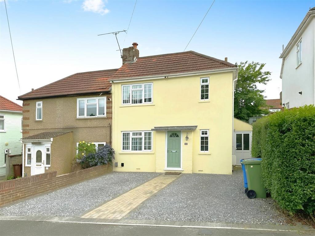 Connaught Road, Aldershot 3 bed semidetached house for sale £350,000